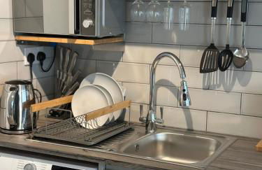 Dartford Luxurious House with Parking - Netflix - Wi-Fi - Photo 26