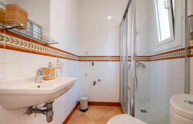 Stunning 4BR Apart in Sagrada Familia - Photo 44