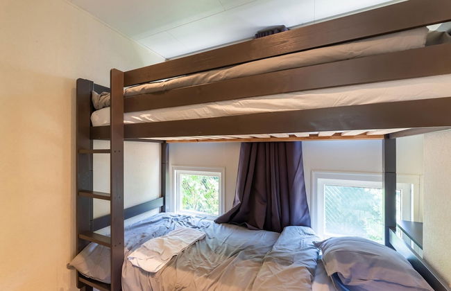 Serene Forest Stay With Comfort - Photo 4