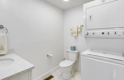 Quiet Kingston Getaway - 3 Mi to Beaches! - Foto 8