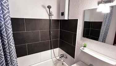 Moderne Ferienwohnung Nr 3 in Kleve - sehr zentral gelegen - Foto 5, towels, Shower