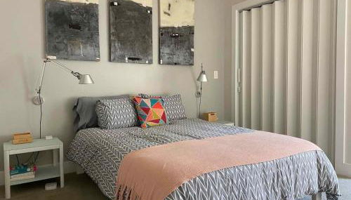 Stylish NOPA Penthouse, Remote Work Friendly - Foto 3