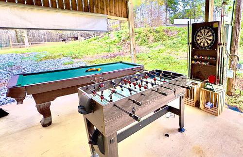 King Suite & Bunkhouse - Deer Camp - WiFi - Grill - Foto 7