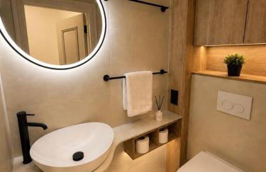 East Parade Collection, Opaz House Flat 3 - Photo 3