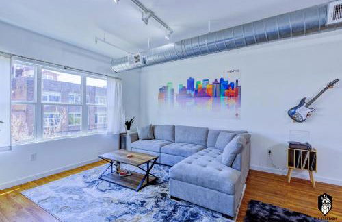 The Stallion #301 - Walk to attractions, Modern Luxe Loft in Downtown Memphis with free covered gated parking - Foto 1