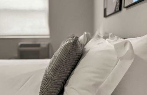 Chic City Retreat 1BR Unit - Church A2 - Foto 14