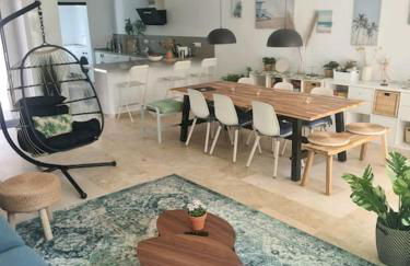 Modern House with large pool! - Photo 25