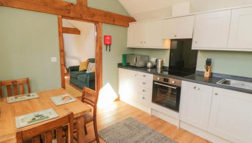 Yeoman's Cottage - Photo 5