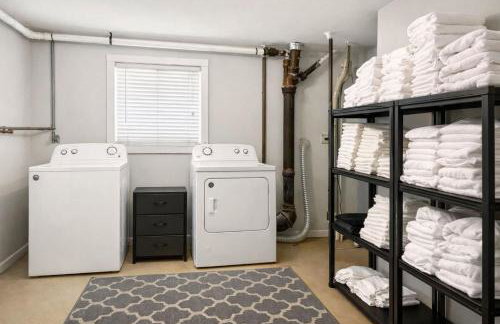 Private Oasis with Spacious Backyard - Foto 52