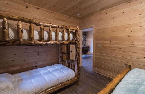 Majestic mountaintop cabin, hot tub, fireplaces - Foto 40