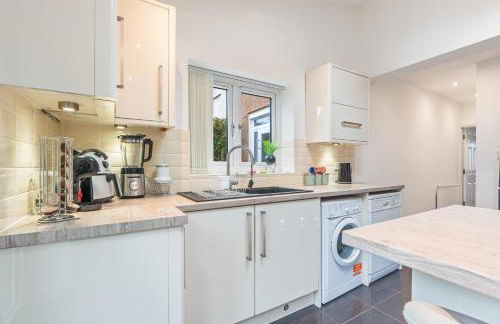 Awesome Coventry Home for Business Contractors and Suitable for families with Free Parking 14mins from NEC - Foto 26