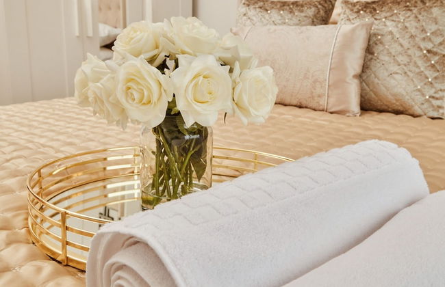 Deluxe City Apt, River Canal View& Free Parking! - Foto 3