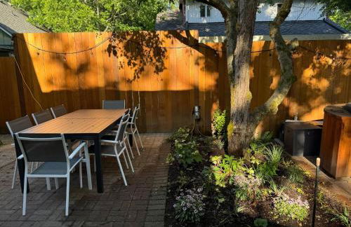 Greenlake Craftsman - Hot Tub, AC, Dog Friendly - Photo 19