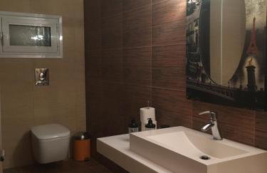 Contemporary Farmhouse with BBQ in North Evia - Photo 5