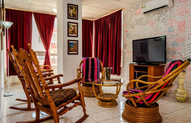 Aparthotel in Havana with garden - Photo 2