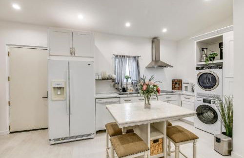 9 Mi to Dodger Stadium! East LA Studio with Patio - Foto 7