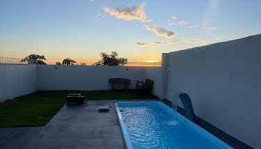 Casa com piscina e garagem privativa - Foto 4