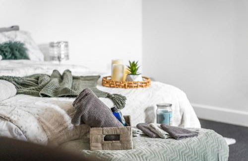 Modern 1-Bed Apartment with Parking near Heathrow - Photo 16