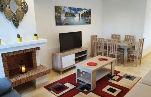 Spacious Ground floor apartment with Garden & Communal Pool - Foto 15