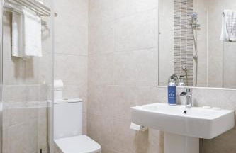 Luxurious 2 Bedroom City Centre Apartment Walking Distance to Everything Sleeps 6 - Foto 54