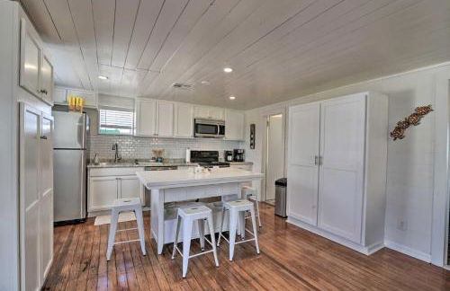 Walk to Beach and State Park! Bungalow in Galveston - Photo 8