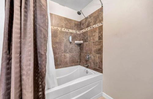 Charming 4-Bedroom Home Short Walk to Lambeau - Foto 12