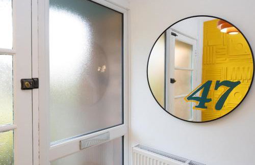 Cosy mid century Stockport with views, dog walks, woodburner - Foto 22