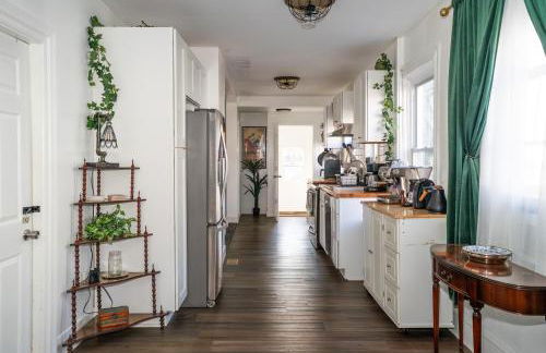 Walk to Eats, Shops and More Prime Providence Stay! - Foto 5