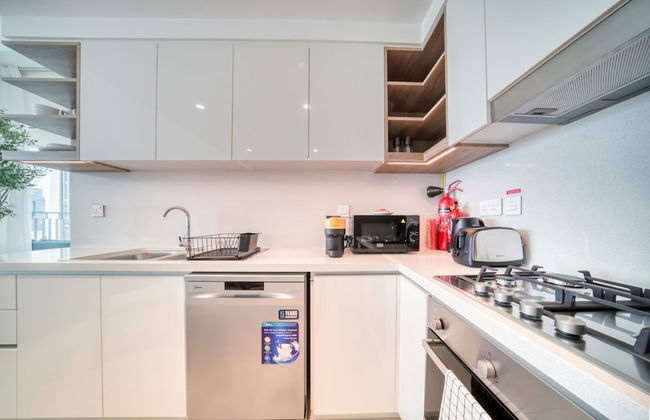 Classy Downtown 2BR w City View Balcony - Photo 30