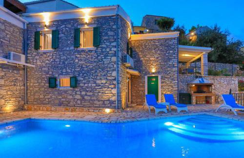 Villa Regina: Above Agni, superb views and pool - Photo 6