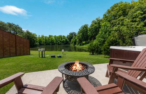 Lake Haus Cabin - Hot Tub, Sauna, Lake View, Wi-Fi - Photo 13