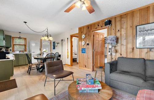 Lakefront, wildlife Cabin retreat - Pelican Bay Cabin - Foto 46