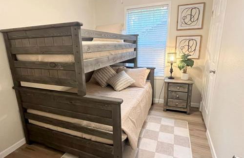 Spacious Modern Cabin on Toledo Bend Lake with Gorgeous Deck and Patio for an Amazing Family Getaway in Hemphill, Texas - Foto 18