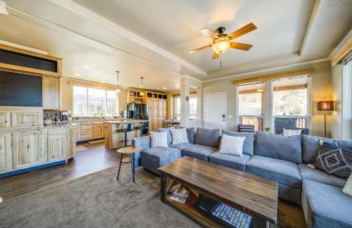 Newport Riverfront Home with Deck and Fire Pit! - Foto 6