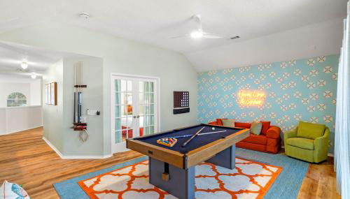 Resort Style Backyard Pool Pickleball Court - Foto 4