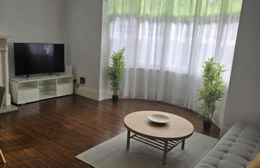 Coastal Comfort in Leigh Ideal for Work & Leisure - Foto 12