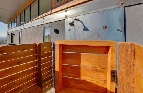 Luxe, Modern Studio with Sweeping City Views! - Foto 20