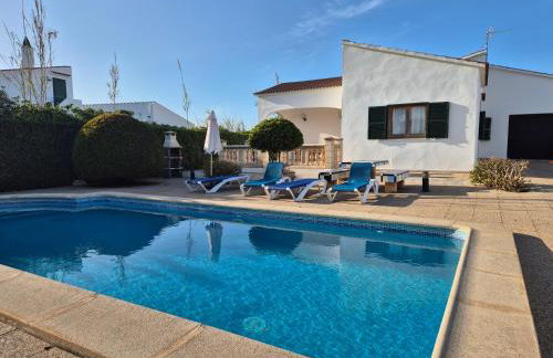 Villa Luz: refugio de calma y belleza en Menorca - Foto 1