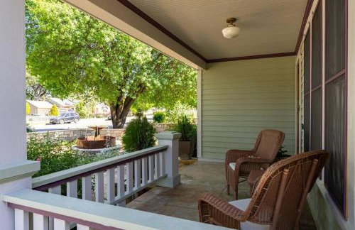 Vine Street Bungalow-Hot Tub, EV, Walk to Town - Photo 24