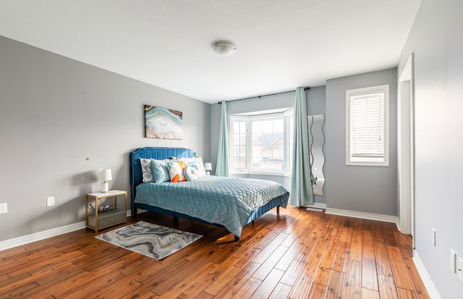 GLOBALSTAY. Modern 3-4 Bedroom Town - Photo 13