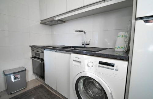 Spacious 3-Bed Apartment with Stunning Lake Views - Foto 46