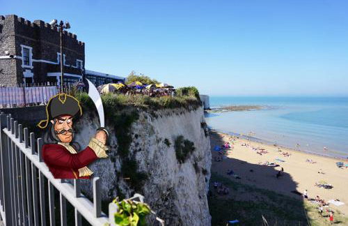 Broadstairs Beach Holiday Apartments, seafront stays opposite Kingsgate Bay with a parking space - Foto 30