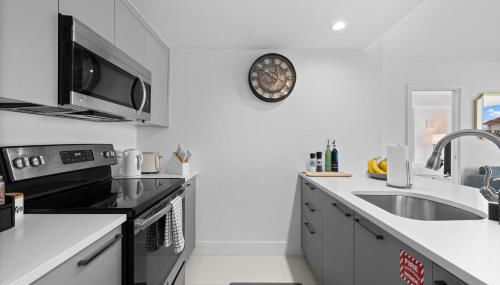 Luxury Condo with Rooftop Pool - 5-Min to Beach - Foto 4