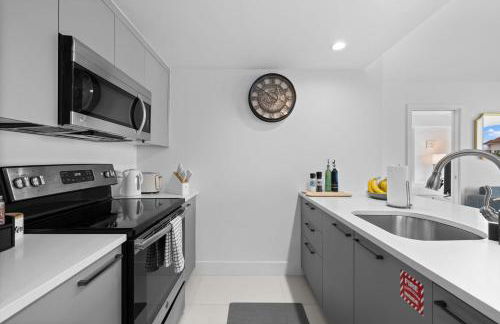 Luxury Condo with Rooftop Pool - 5-Min to Beach - Foto 4