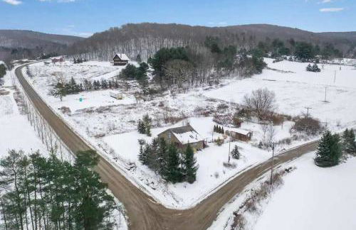 Rustic Cabin Wood Fireplace & Large Deck - Foto 37
