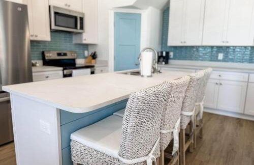 Serenity by the Sea St George Island Pool Home - Foto 8