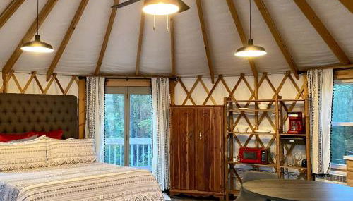 Mill Spring Glamping Yurt near Asheville, North Carolina - Foto 4