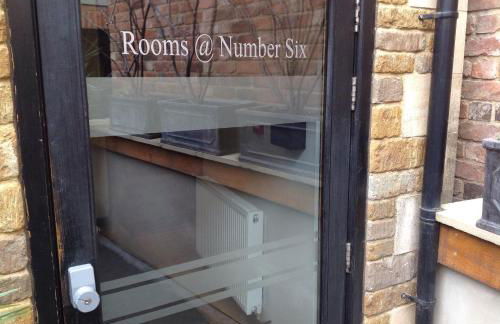 Rooms @ Number Six - Photo 23