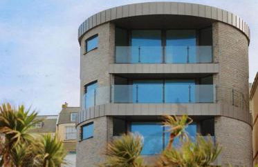 4 The View apartments Ilfracombe - Seafront, Parking, Lift, EV - Foto 3