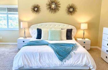 Stunning Panoramic Waterfront Pool Home Escape - Foto 25